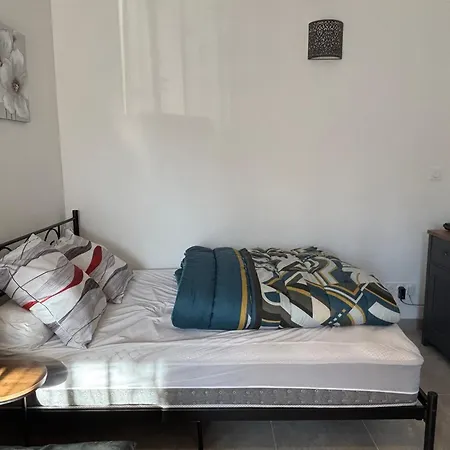 Cosy Avec Jardin Nyons