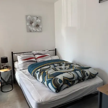 Cosy Avec Jardin Apartment Nyons